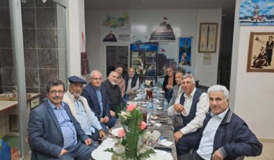 Ticaret lisesi mezunları geleneksel iftar yemeğinde buluştu