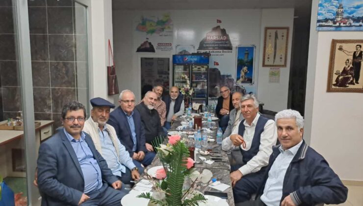 Ticaret lisesi mezunları geleneksel iftar yemeğinde buluştu